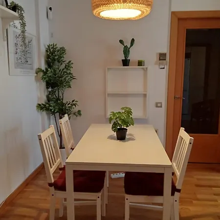 Private Near Las Ramblas Hostel